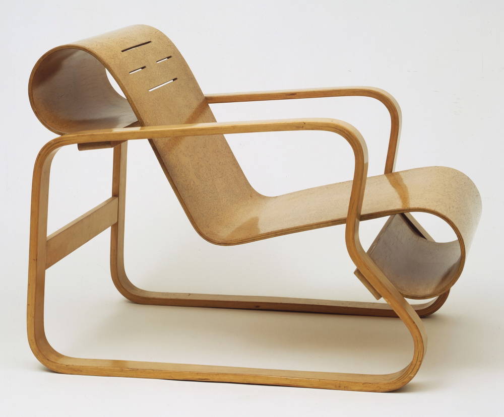 paimio chair oleh alvar aalto / moma
